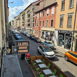T2 Tout Neuf Au Coeur Des Commerces De Montchat Lyon